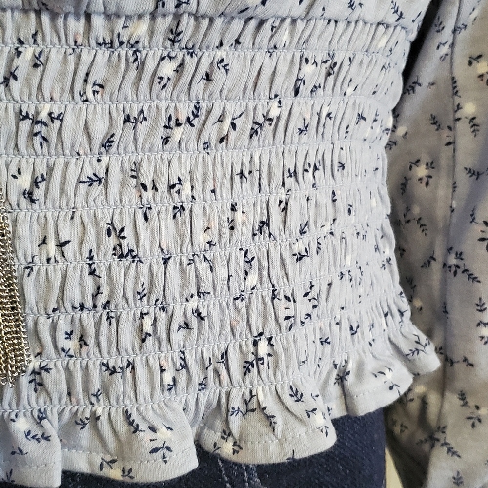 Ladies blouse - Picture 3 of 3